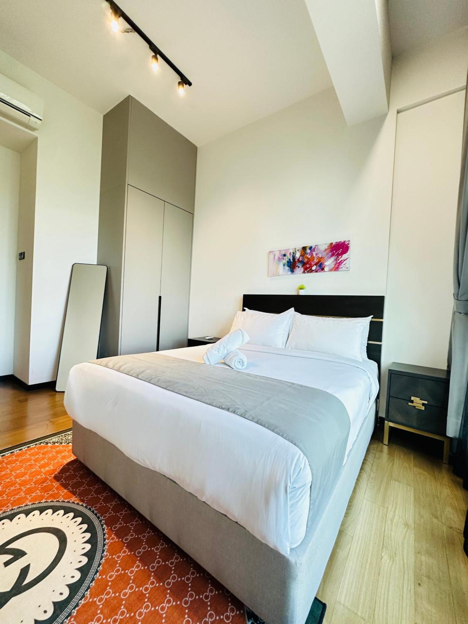 Mandarin Opus Apartment