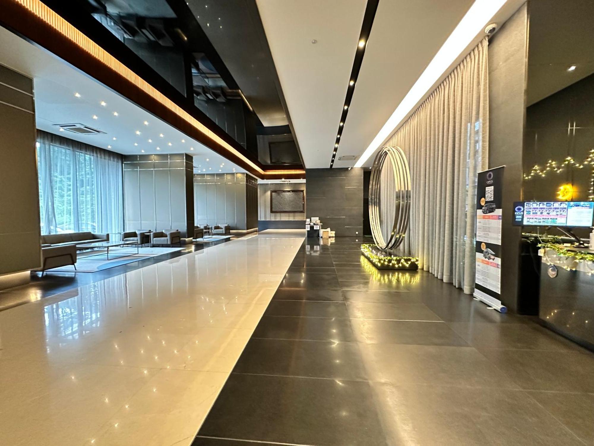 Mandarin Opus *